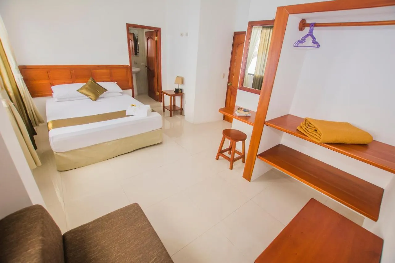 **  Hostal Suenos Silvestres Hotel Puerto Ayora  Ecuador